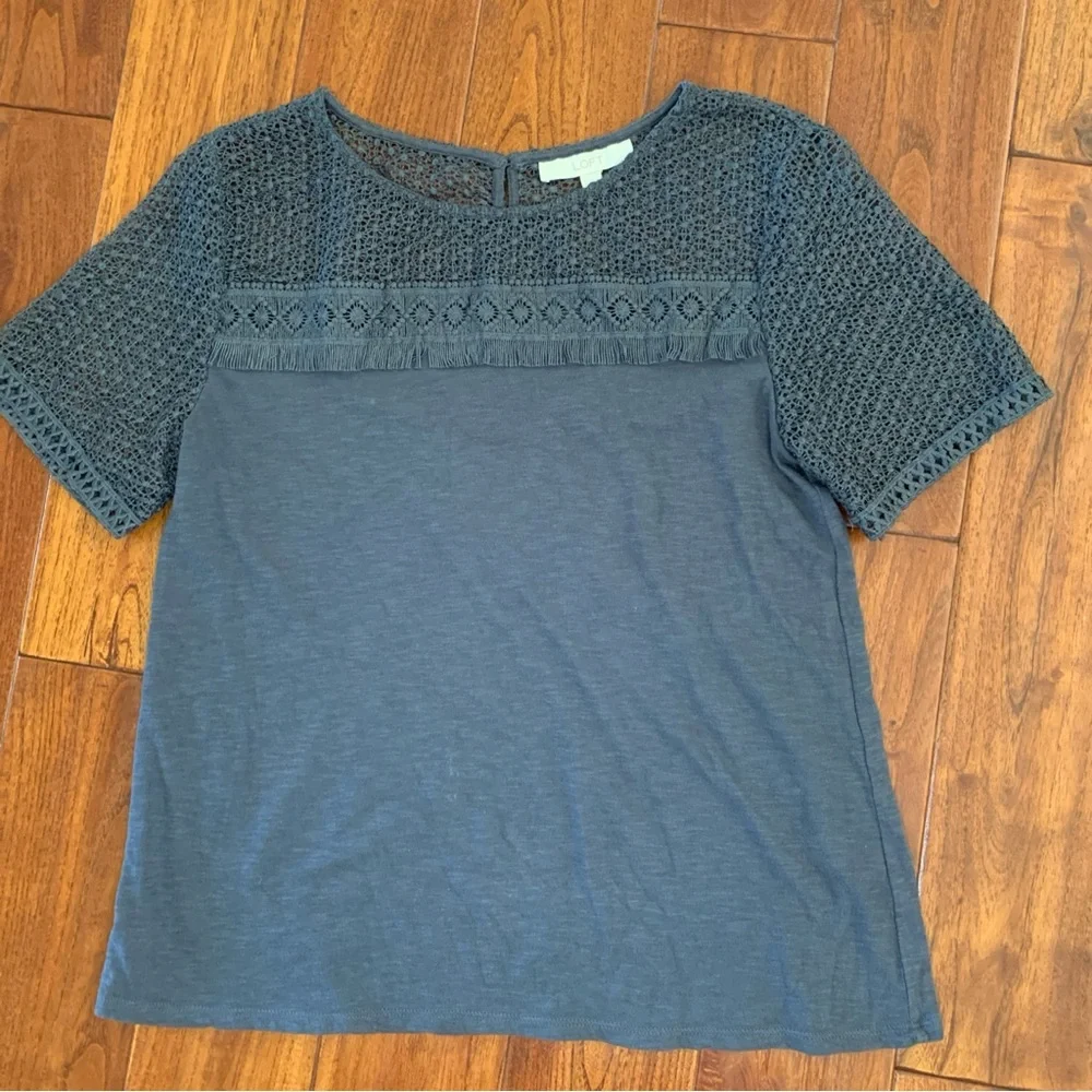 Ann Taylor LOFT Top Size M 100% cotton Grey Fringe Lace Yoke Tee Coquette Preppy